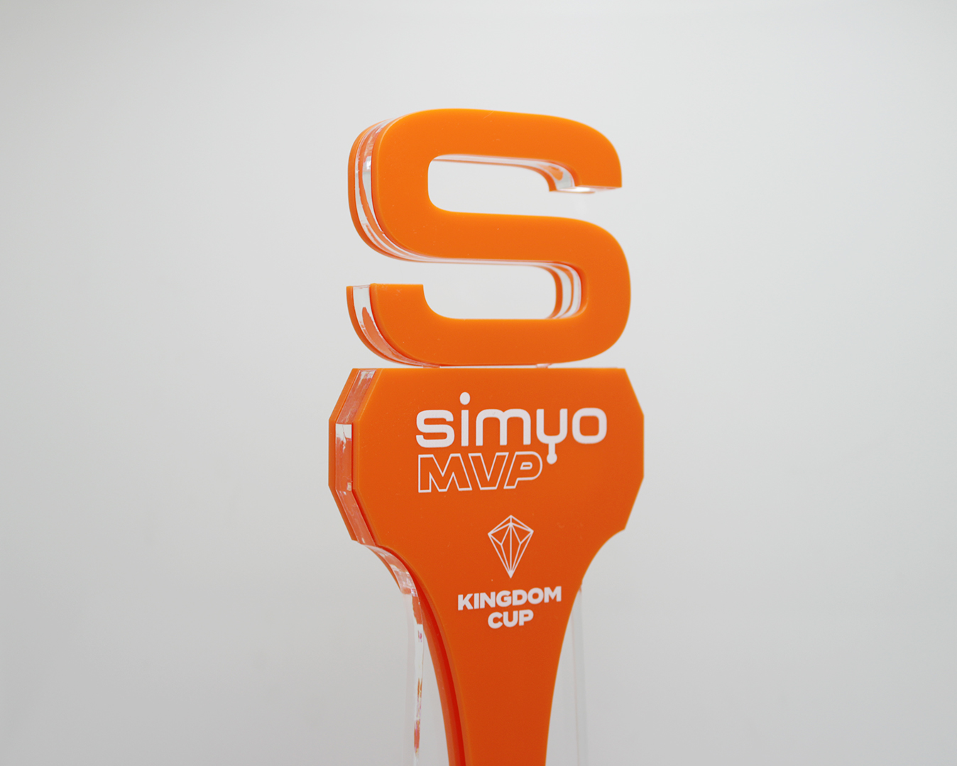 trofeo metacrilato de diseño exclusivo para el evento deportivo kings league