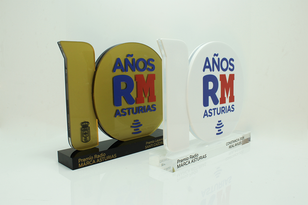colección trofeos de metacrilato 10 aniversario Radio Marca Asturias