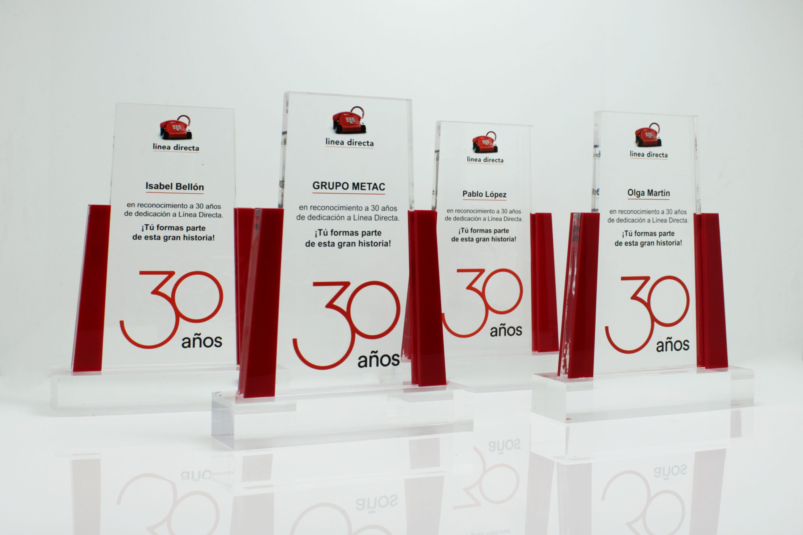 trofeos metacrilato personalizados 30 años linea directa
