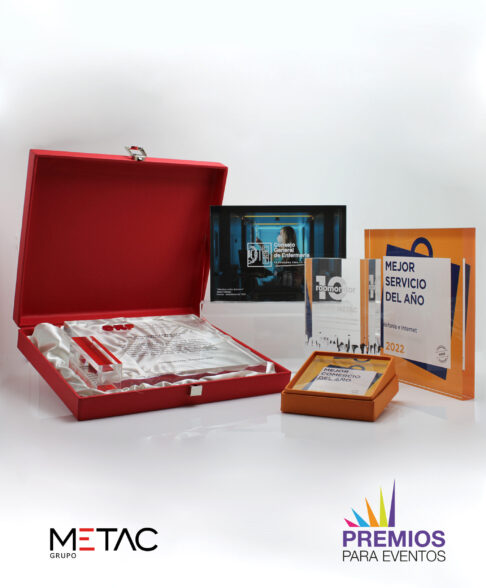 foto enlace visitar placas con logos